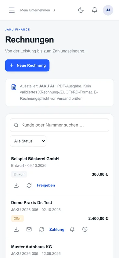 JAKU Finance auf dem Smartphone (Beispieldaten)
